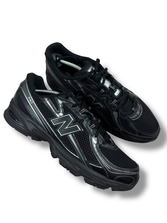 New Balance 740