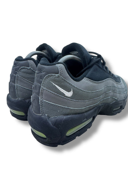 Nike Air Max 95 Black Volt Neon
