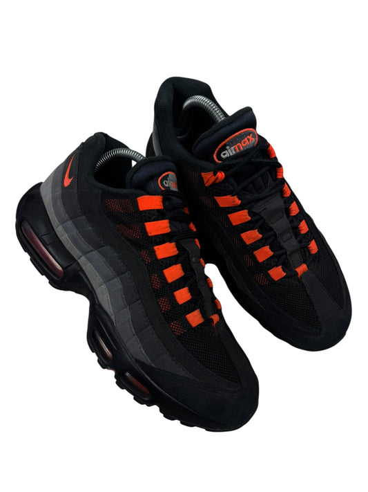 Nike Air Max 95 Black Hyper Crimson