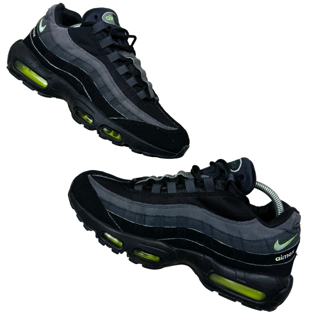 Nike Air Max 95 Retro Logo