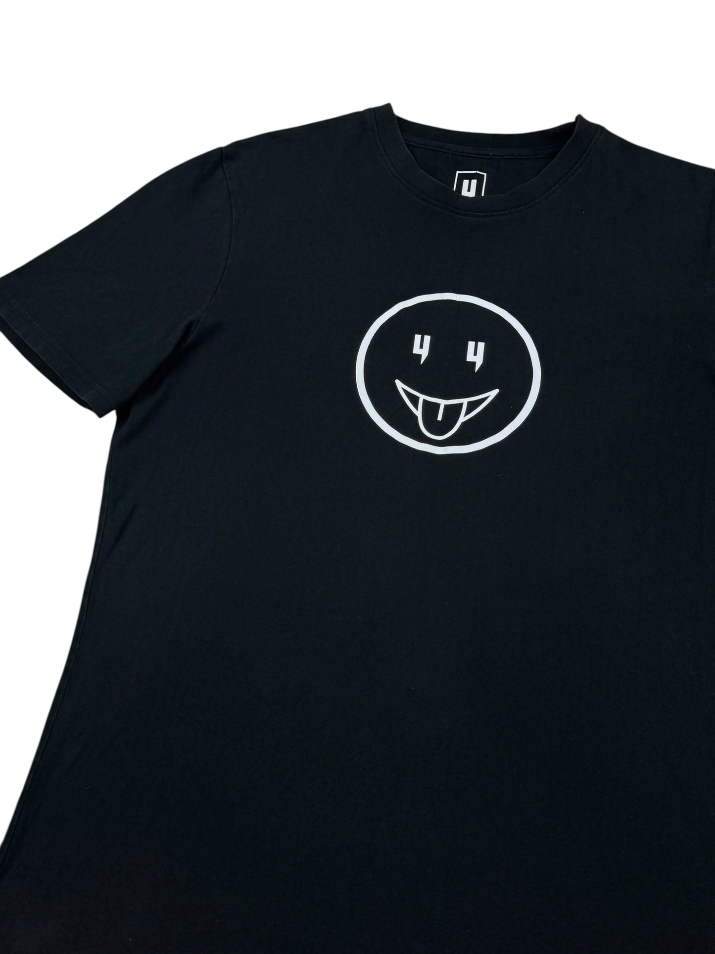 Yelir World Halloween Smiley Tee